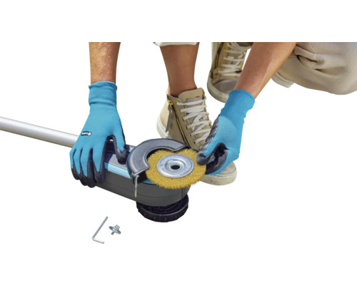 Draadboraalkop voor Gardena accu-voegkrabber in gebruik