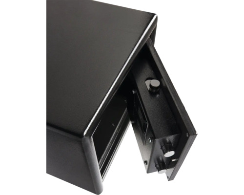 Geopende kluis voor de veilige opslag van waardevolle spullen