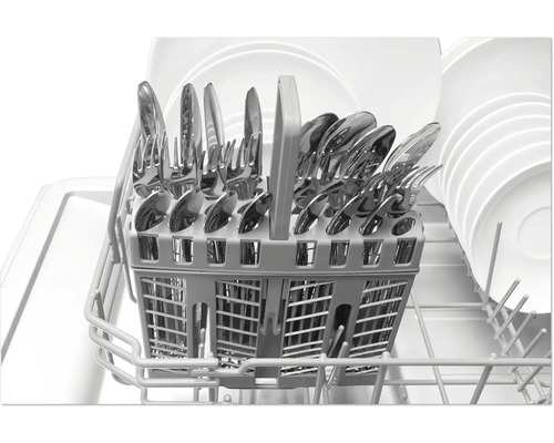 Vaatwasser met bestekmand en vaatwerk