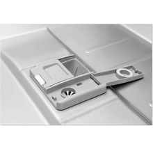 Interieur van een vaatwasser met reinigingsmiddelcompartiment