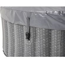 Detailopname van een opblaasbare whirlpool met afdekking en sluiting