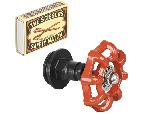 Veiligheidslucifers en een wandhaak in de vorm van een ventiel