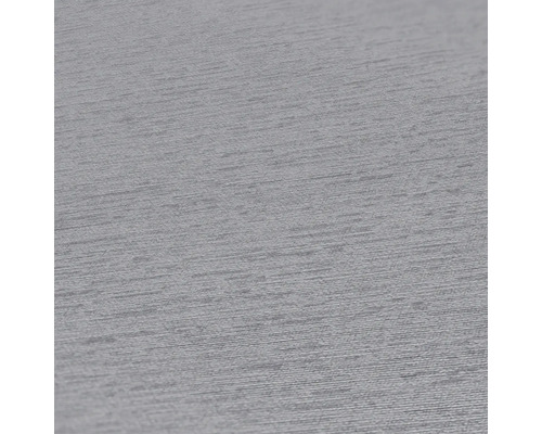 Close-up van een grijs vliesbehang met lineair patroon