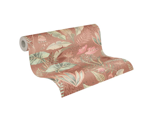 Een rol behang met een bloemmotief.