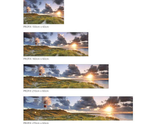 Collage van muurschilderingen in verschillende formaten met een vuurtoren op het strand bij zonsondergang