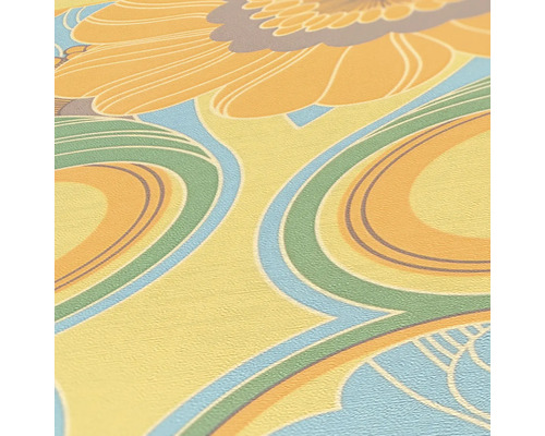 Close-up van een behang met bloem- en golfpatroon