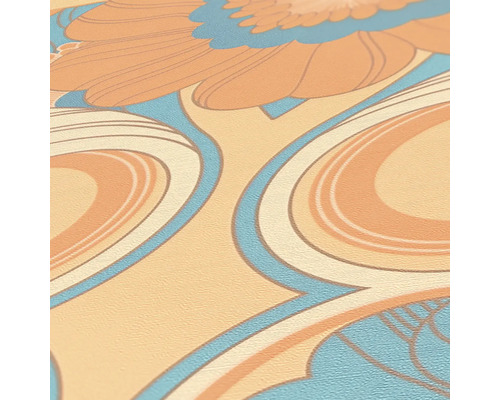 Close-up van een behang met bloem- en swirlmotieven