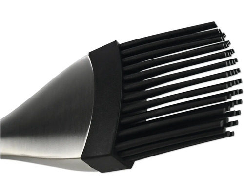 Gedetailleerde weergave van een bakborstel met siliconen borstelharen en metalen handvat