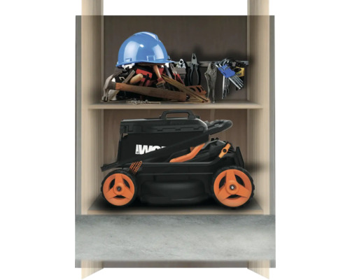 Opbergen van gereedschap en grasmaaier in de schappen