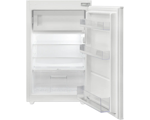 Open, lege, witte koelkast met planken