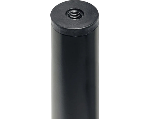 Detailopname van een metalen buis met schroefdraad.