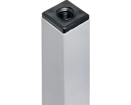 Detailaanzicht van een metalen tafelpot met schroefdraad