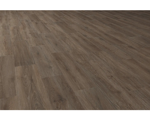 Installatie van laminaatvloer met houtlook.