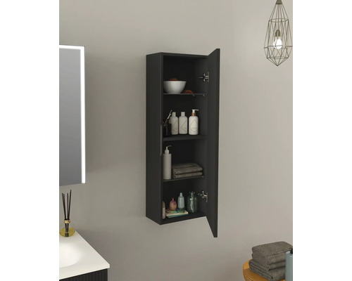 Open, zwarte badkamerkast met planken voor het opbergen van badkamerbenodigdheden