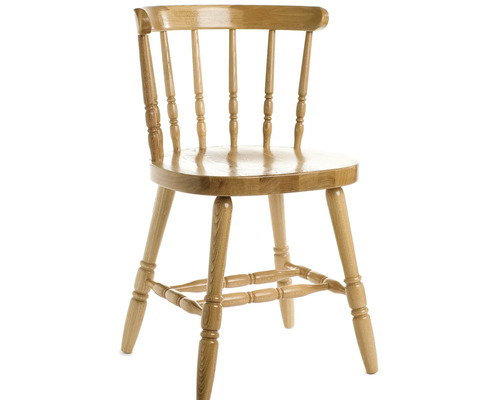 Houten stoel met spijlenrugleuning