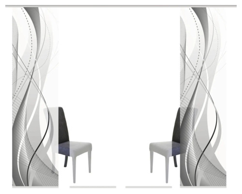 Twee schuifgordijnen met abstract patroon en twee stoelen