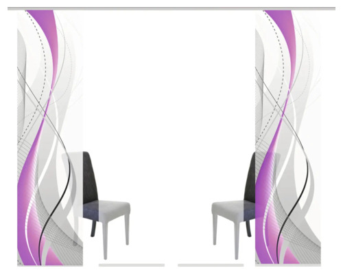 Kamer met schuifpanelen met abstract patroon en stoelen