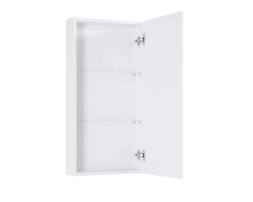 Geopende witte spiegelkast met legplanken