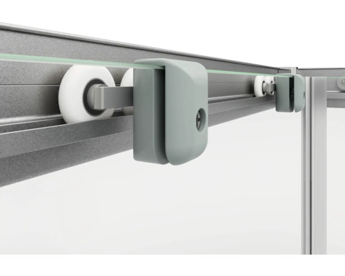 Detailopname van een douchecabine met rolmechanisme