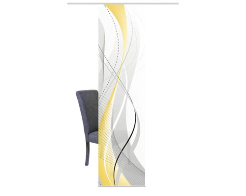 Roll Up Display met abstract patroon naast een stoel