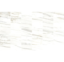 Voorbeeld van witte wandtegels met marmerlook