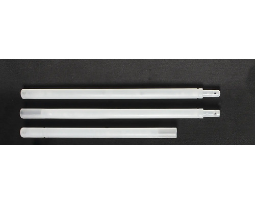 Drie plastic verlengstukken van verschillende lengtes