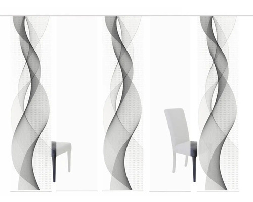 Schuifpaneel met golfpatroon en stoel in de kamer