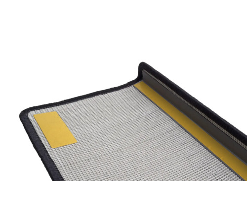 Trapmat van tapijt met plakstrip voor veilige bevestiging