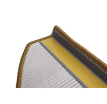 Detailweergave van een trapmat van tapijt met plakband voor bevestiging