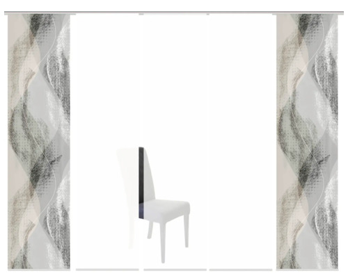 Decoratieve sjaals met abstract patroon en een stoel