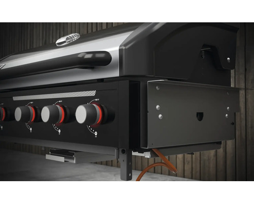 Gasbarbecue met meerdere branders en bedieningsknoppen