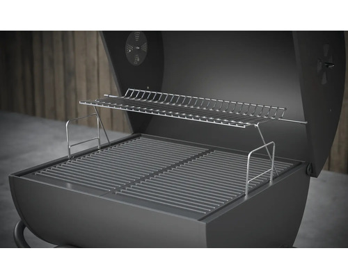Open houtskoolgrill met grillrooster