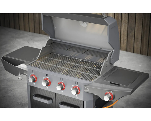 Gasbarbecue met open deksel en bedieningsknoppen