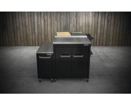 Buitenkeuken met werkblad en kasten