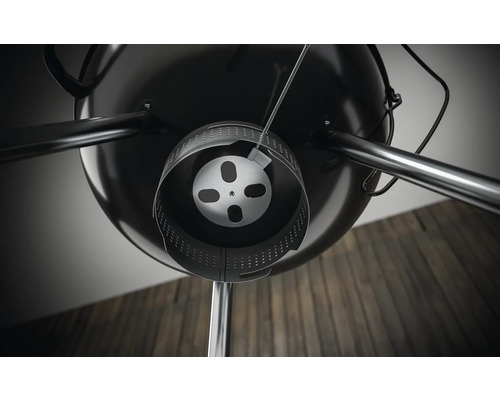 Detailopname kogelbarbecue met ventilatiesysteem