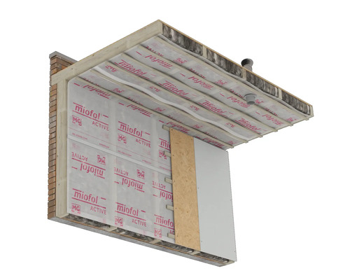 Gebouw isolatie met folie en houten panelen