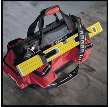 Een Einhell gereedschapskist met een waterpas.