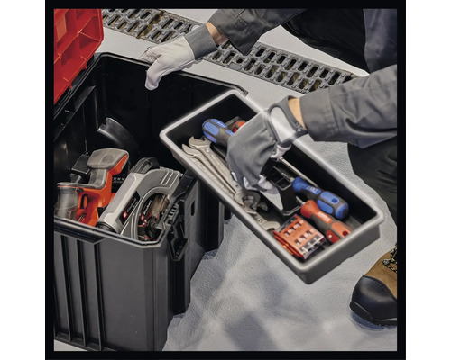 Gereedschapskist met gereedschap en accessoires