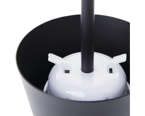 Detailopname van een hanglamp met zwarte lampenkap en witte lampbehuizing