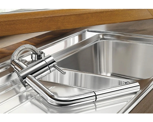 Metalen spoelbakmengkraan in spoelbak