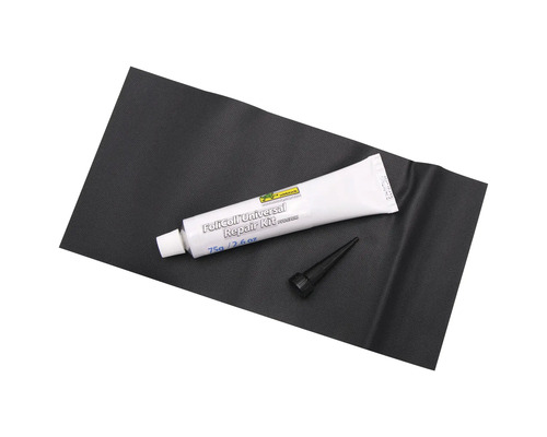 Reparatieset met vulmiddel, applicator en stuk stof