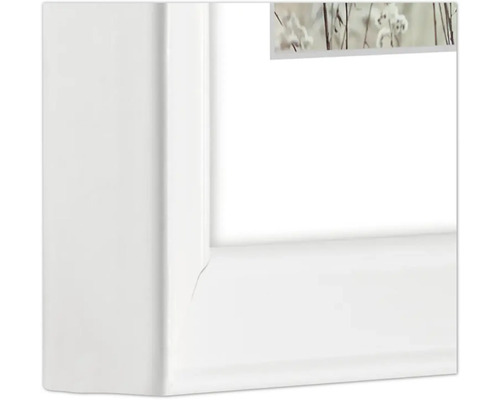 Detailopname van een wit kunststof kozijn