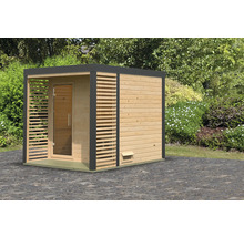Houten tuinsauna met glazen deur en lamellenwand