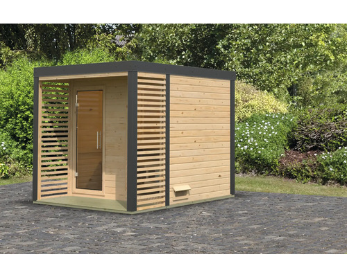 Houten tuinsauna met glazen deur en lamellenwand