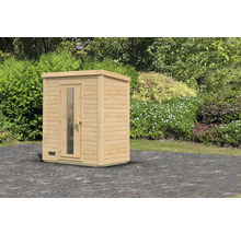Houten sauna met glazen deur in de tuin