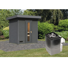Houten buitensauna met kachel in de tuin