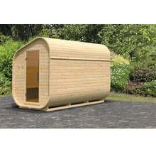Houten barrelsauna met glazen deur buiten