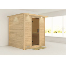 Houten sauna met glazen deur en houten mat