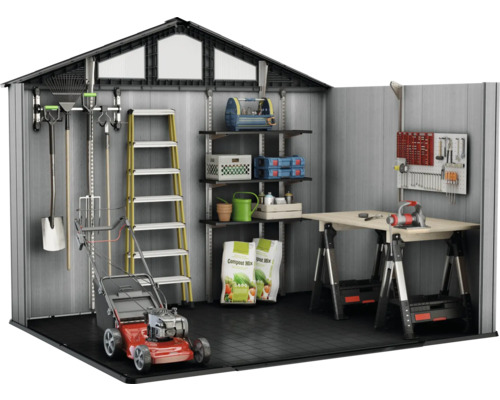 Interieur van een tuinhuis met tuingereedschap, gereedschap, rekken en werkbank