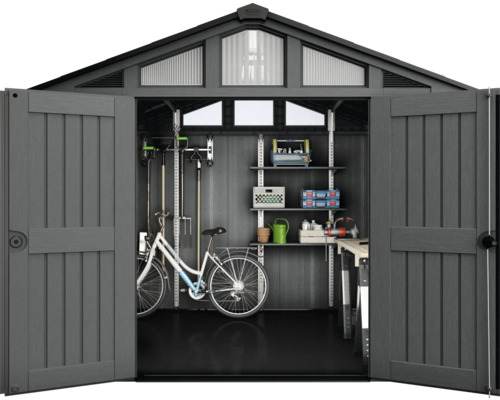 Open tuinhuis met fietsen en gereedschap